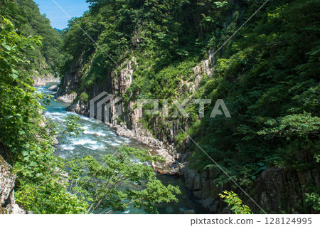 Kiyotsu Gorge and the Kiyotsu River 128124995