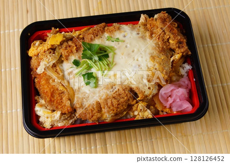 Pork cutlet bento Pork cutlet bento 128126452