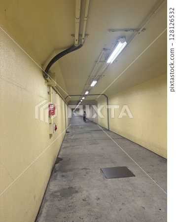 地下通道 自行車停車場 128126532