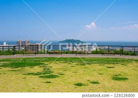 Heiwa Central Park, Grass Square, Yokosuka City, Kanagawa Prefecture Heiwa Central Park, Grass Square, Yokosuka City, Kanagawa Prefecture 128126800