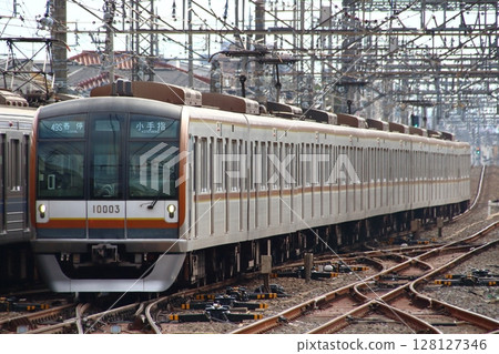 [F] Tokyo Metro Fukutoshin Line 10000 Series Train (Local Train - 10 Cars: Direct to Seibu Ikebukuro Line) 128127346