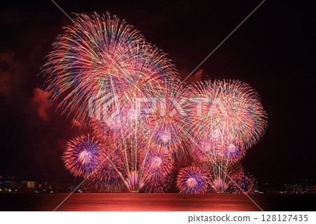 Lake Biwa Fireworks Festival (Otsu City, Shiga Prefecture) lights up the summer night sky Lake Biwa Fireworks Festival (Otsu City, Shiga Prefecture) lights up the summer night sky 128127435