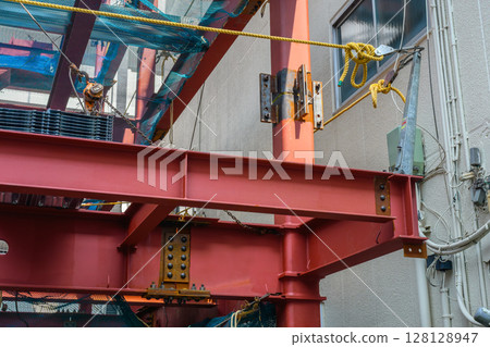 Lifeline and steel frame construction 128128947