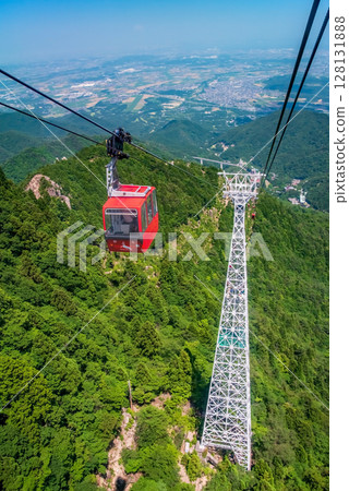 夏季的御在所索道“纜車內的景色” 128131888