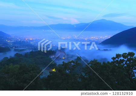 Yufuin Sea of Clouds (Sengiridai, Yufuin Town, Yufu City) Yufuin Sea of Clouds (Sengiridai, Yufuin Town, Yufu City) 128132910