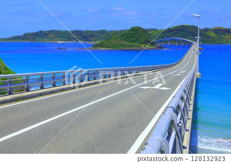 Cobalt blue sea and Tsunoshima Bridge (Shimonoseki City) Cobalt blue sea and Tsunoshima Bridge (Shimonoseki City) 128132923