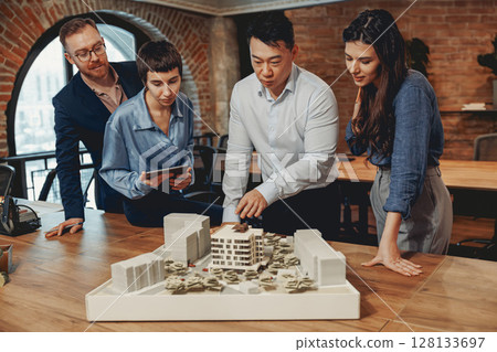 Join us for a Collaborative Planning Session to enhance creativity with an Architectural Model 128133697