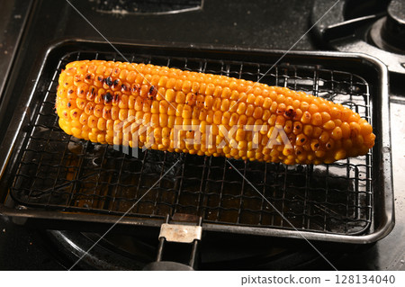 Grilled corn 128134040