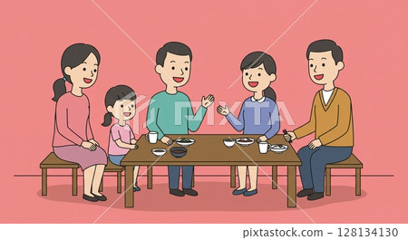 一家人圍坐在餐桌旁,笑容滿面,溫馨一刻 一家人圍坐在餐桌旁,笑容滿面,溫馨一刻 128134130