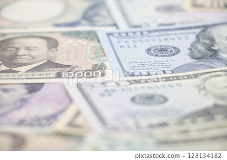 dollar bill japanese yen dollar bill japanese yen 128134182