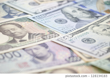 dollar bill japanese yen dollar bill japanese yen 128134183