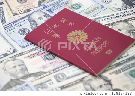 美元護照 128134188