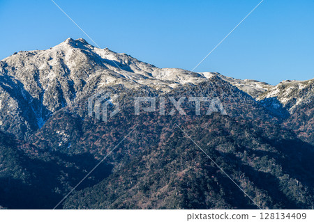 Miyanouradake, one of Japan's top 100 mountains, World Natural Heritage Site Yakushima (winter) 128134409