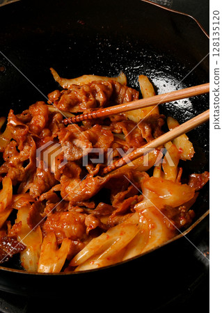 Pork and celery stir-fried with doubanjiang Pork and celery stir-fried with doubanjiang 128135120