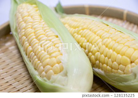 Mikui corn Mikui corn 128135225