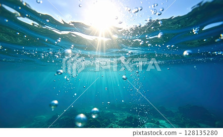 從水下仰望的氣泡 從水下仰望的氣泡 128135280