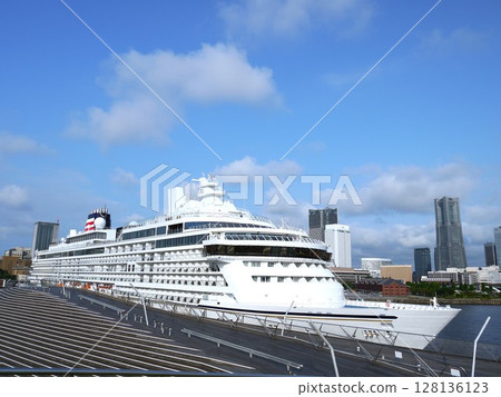 飛鳥三號停泊在大棧橋碼頭 128136123