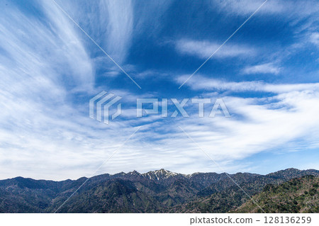 From Taiko Rock, blue sky, Yakushima, offshore Alps (spring) From Taiko Rock, blue sky, Yakushima, offshore Alps (spring) 128136259