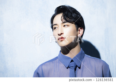 Young men's portrait 128136581