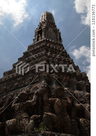 A magnificent and majestic building that reaches to the heavens A magnificent and majestic building that reaches to the heavens 128136772