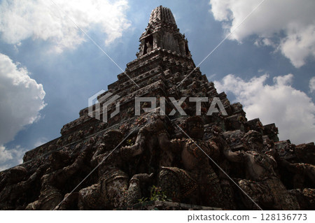 A magnificent and majestic building that reaches to the heavens A magnificent and majestic building that reaches to the heavens 128136773