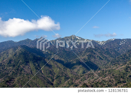屋久島近海阿爾卑斯山脈（3月）世界自然遺產、日本百座名山宮之岳 128136781