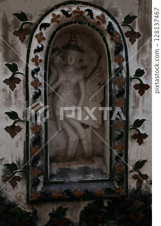 宏偉壯麗、直達天際的建築 128137467