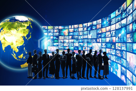 Multinational people and video content: Horizontal visuals for banners and advertisements Multinational people and video content: Horizontal visuals for banners and advertisements 128137991