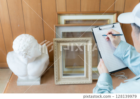 Antique dealer who values artworks and art supplies; estate clearance Antique dealer who values artworks and art supplies; estate clearance 128139979