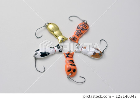 可愛又色彩鮮豔的貓形湯匙形誘餌 128140342