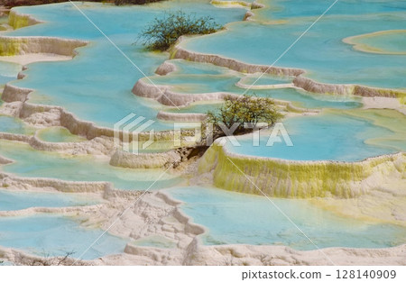 China's World Heritage Site: Huanglong China's World Heritage Site: Huanglong 128140909