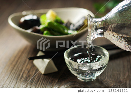 澆酒炸茄子 128141531