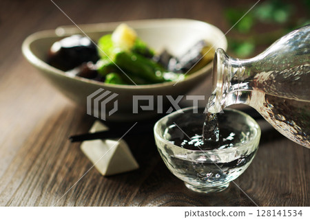 澆酒炸茄子 128141534