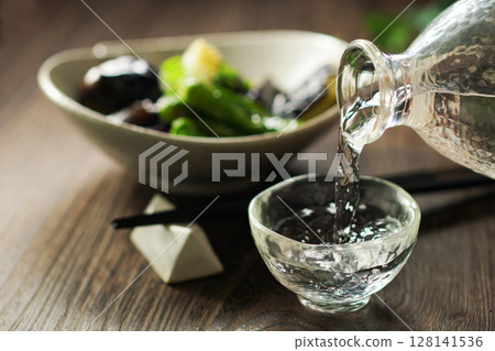 澆酒炸茄子 128141536