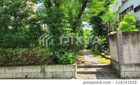 Daichi Inari Tadamiya Shrine 128141838
