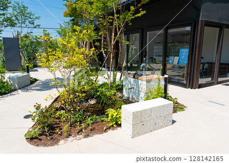 東京都調布市深大寺東町2丁目Meedo的小抽水機與庭院 128142165