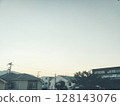 空曠的天空和住宅區 128143076