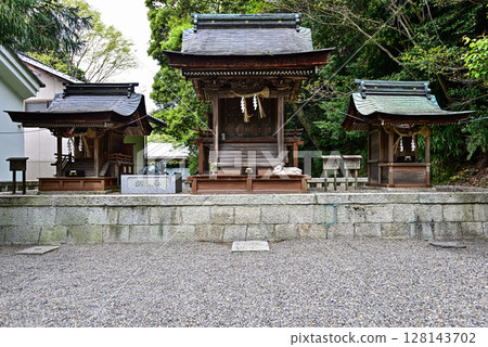 Himure Hachiman Shrine - Three subordinate shrines (Tenmangu Shrine, Tokiwa Shrine, and Miyabi Shrine) 128143702