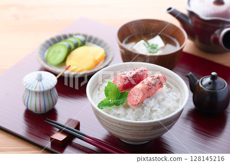 烤鱈魚子茶泡飯日式早餐圖片 128145216