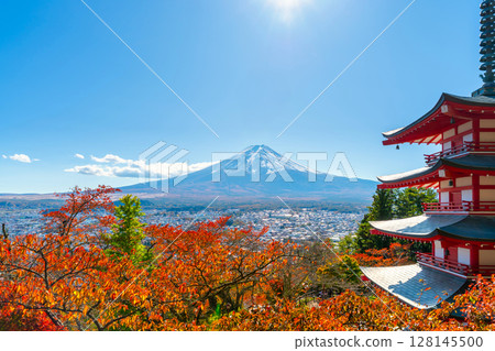 秋季的富士山和五重塔 128145500