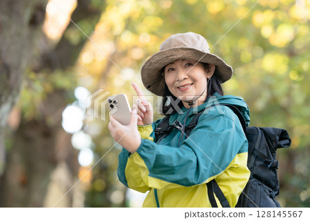 Hiking, Autumn, Yellow leaves, Smartphone Hiking, Autumn, Yellow leaves, Smartphone 128145567