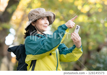 Hiking, Autumn, Yellow leaves, Smartphone 128145573