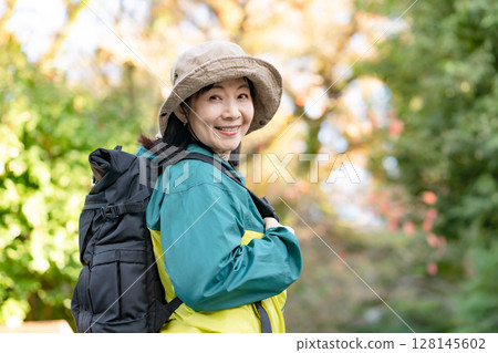 健行 秋季 黃葉 128145602