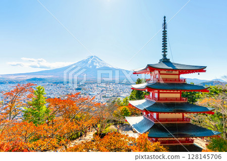 秋季的富士山和五重塔 128145706