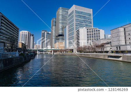 大阪府:中之島地區、大阪市、城市景觀 大阪府:中之島地區、大阪市、城市景觀 128146269