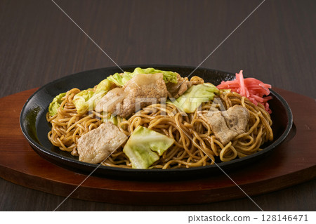 鐵板上的炒麵 鐵板上的炒麵 128146471