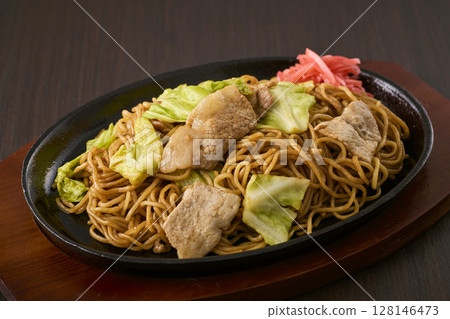 鐵板上的炒麵 128146473