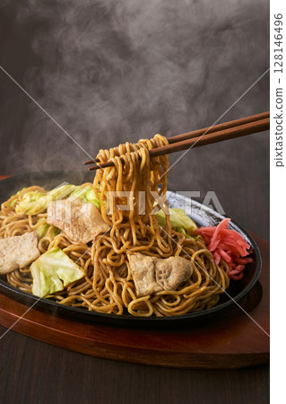 鐵板上的炒麵 128146496