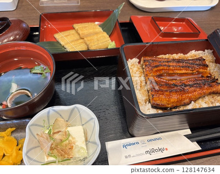 Eel bowl 128147634