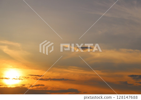 夕陽天空,日落,雲彩,只有天空 夕陽天空,日落,雲彩,只有天空 128147688